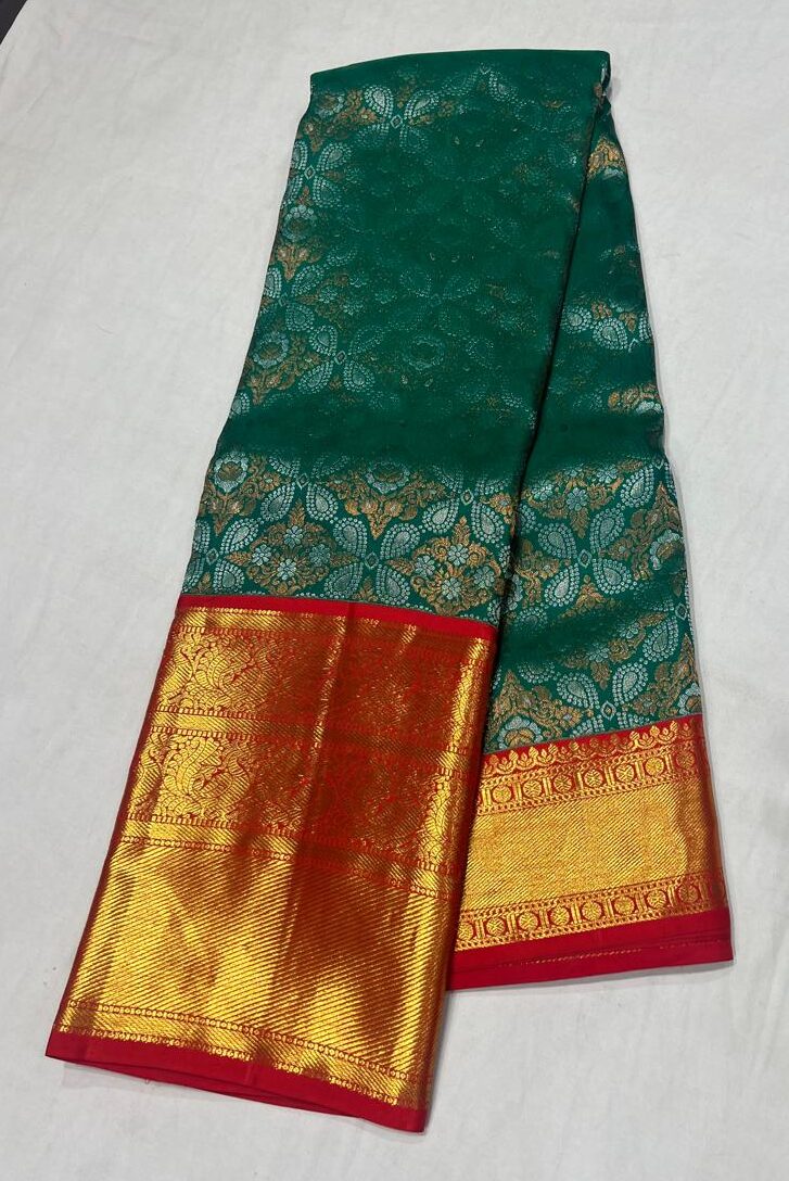 Bottle Green & Red Kanchipuram Silk Saree with Golden Zari Border and Rich Pallu - Image 3