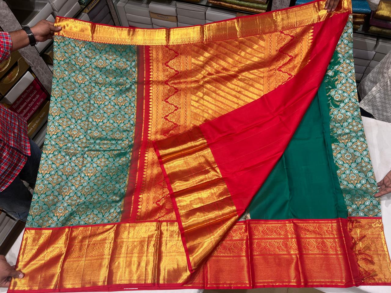 Bottle Green & Red Kanchipuram Silk Saree with Golden Zari Border and Rich Pallu - Image 5