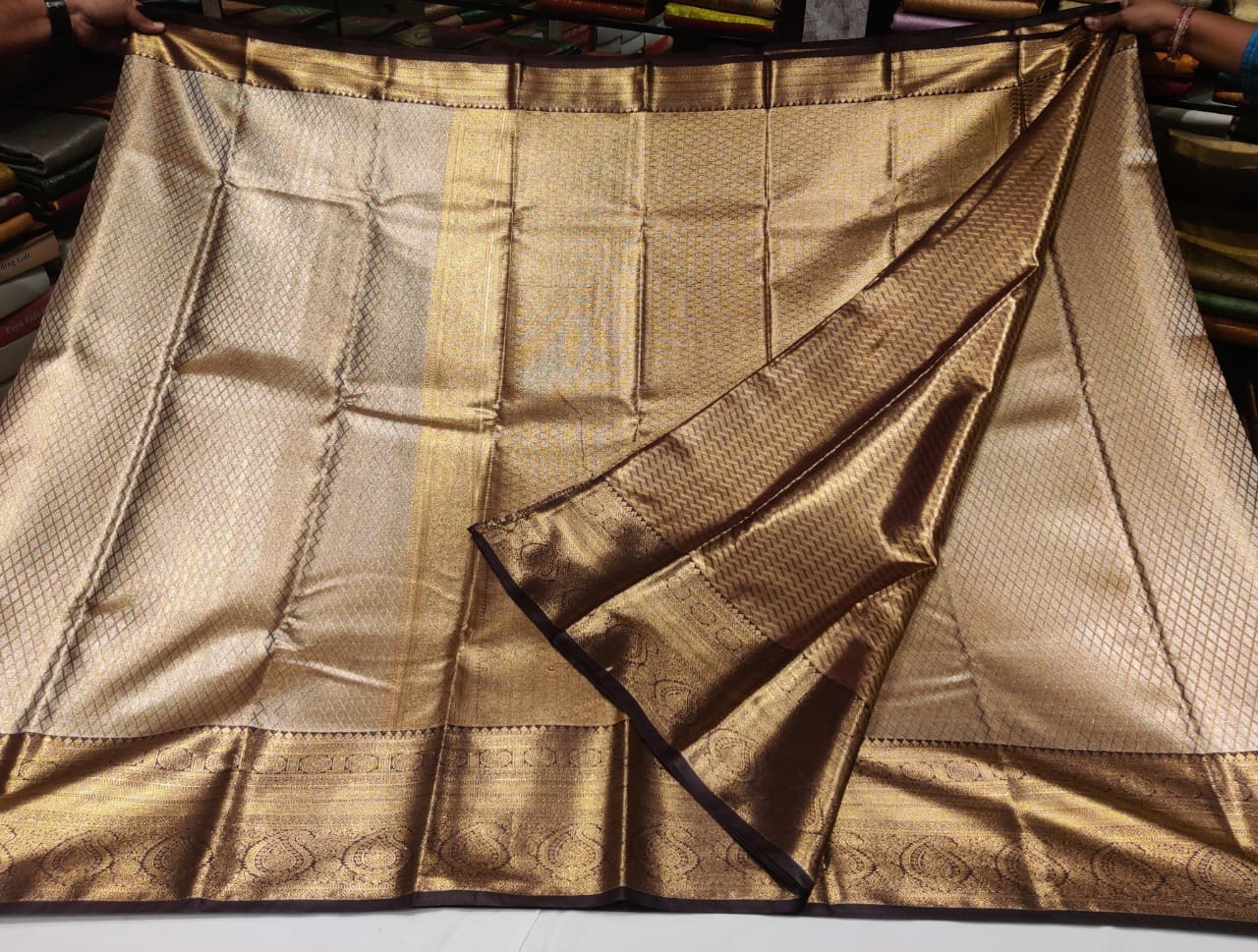 Golden Beige Kanchee Silk Saree with Brown Zari Border and Diamond Weave Design - Image 5