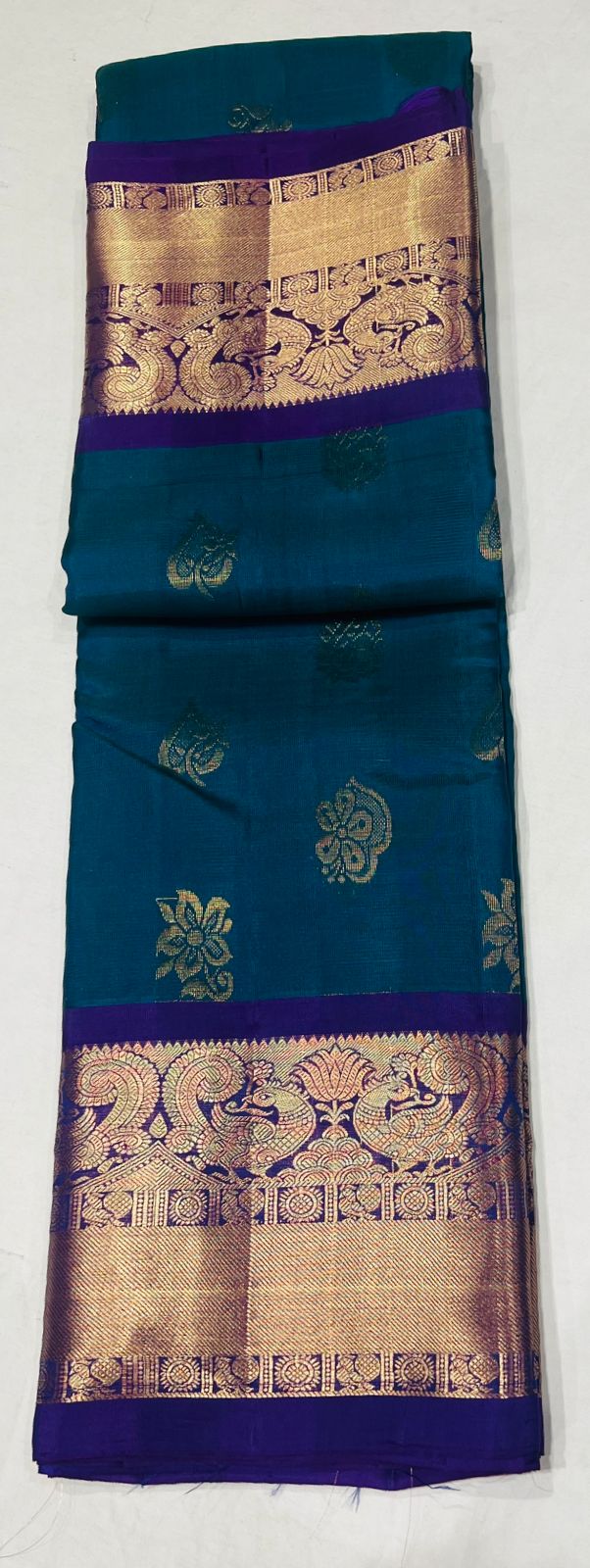 Teal Green and Purple Kanjivaram Silk Saree with Golden Zari Weaving and Rich Pallu - Image 3