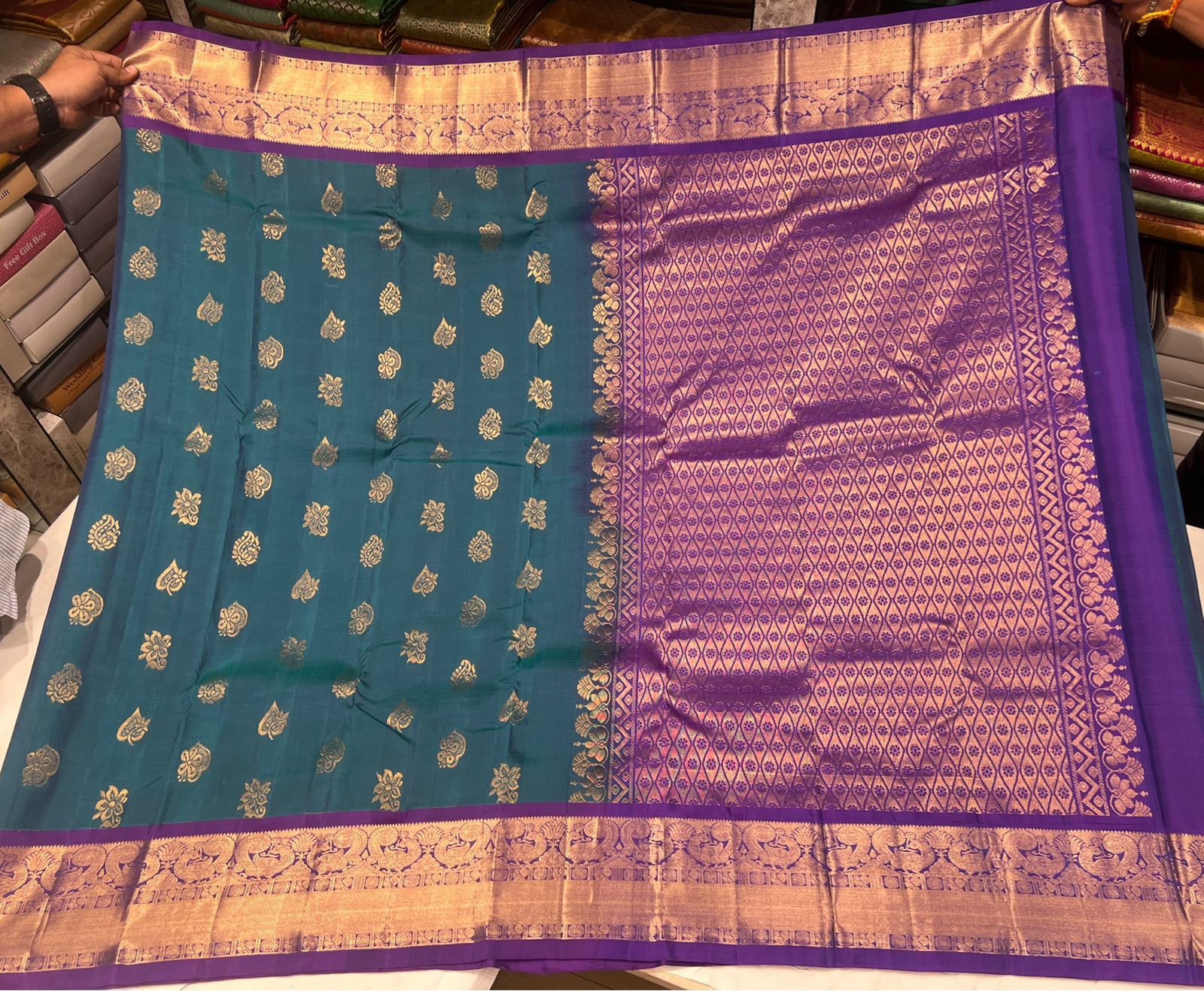 Teal Green and Purple Kanjivaram Silk Saree with Golden Zari Weaving and Rich Pallu - Image 4