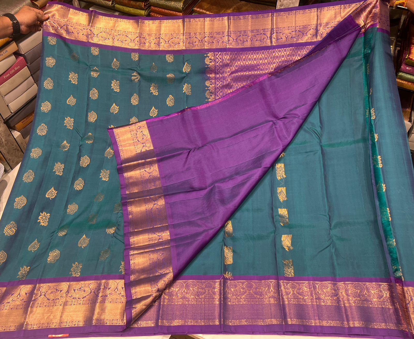 Teal Green and Purple Kanjivaram Silk Saree with Golden Zari Weaving and Rich Pallu - Image 5