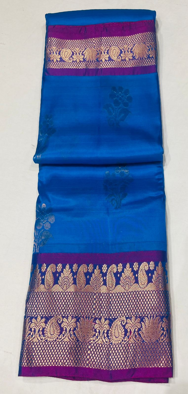 Turquoise Blue Khandani Silk Saree with Gold Zari Border & Buttas - Image 3